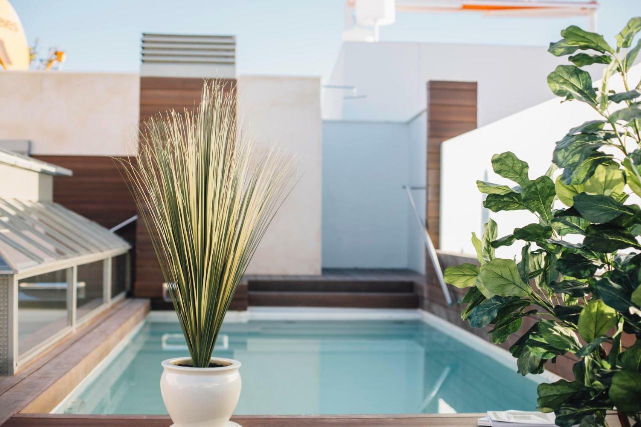 One&Lux Byron Suites Sevilla Bagian luar foto