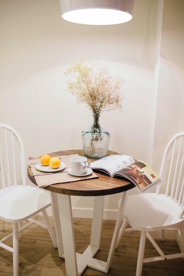 One&Lux Byron Suites Sevilla Bagian luar foto