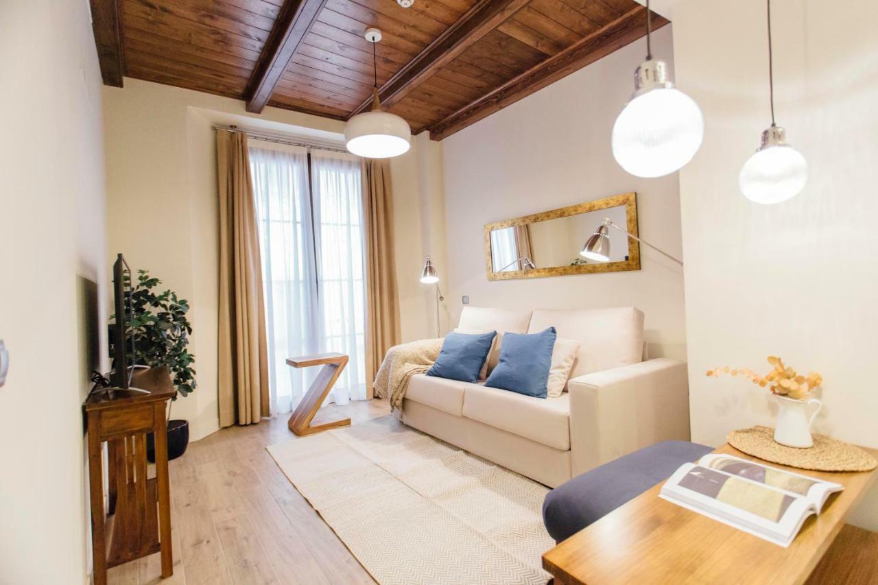 One&Lux Byron Suites Sevilla Bagian luar foto