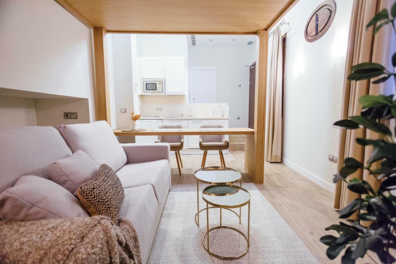 One&Lux Byron Suites Sevilla Bagian luar foto