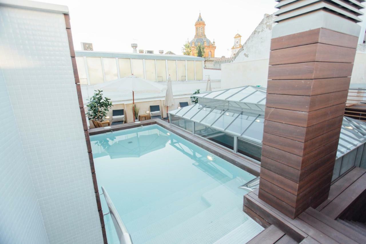 One&Lux Byron Suites Sevilla Bagian luar foto