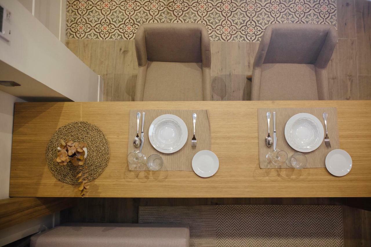 One&Lux Byron Suites Sevilla Bagian luar foto