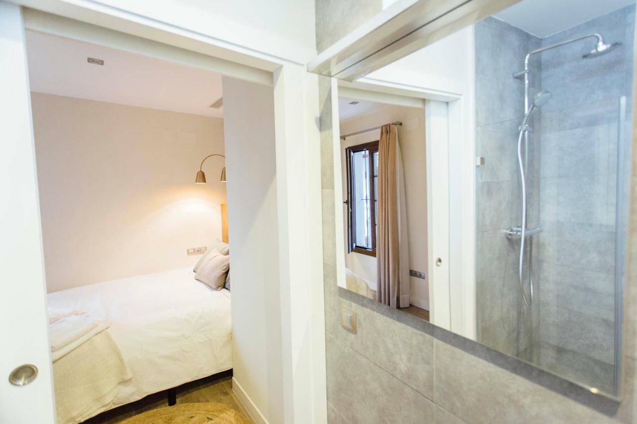 One&Lux Byron Suites Sevilla Bagian luar foto
