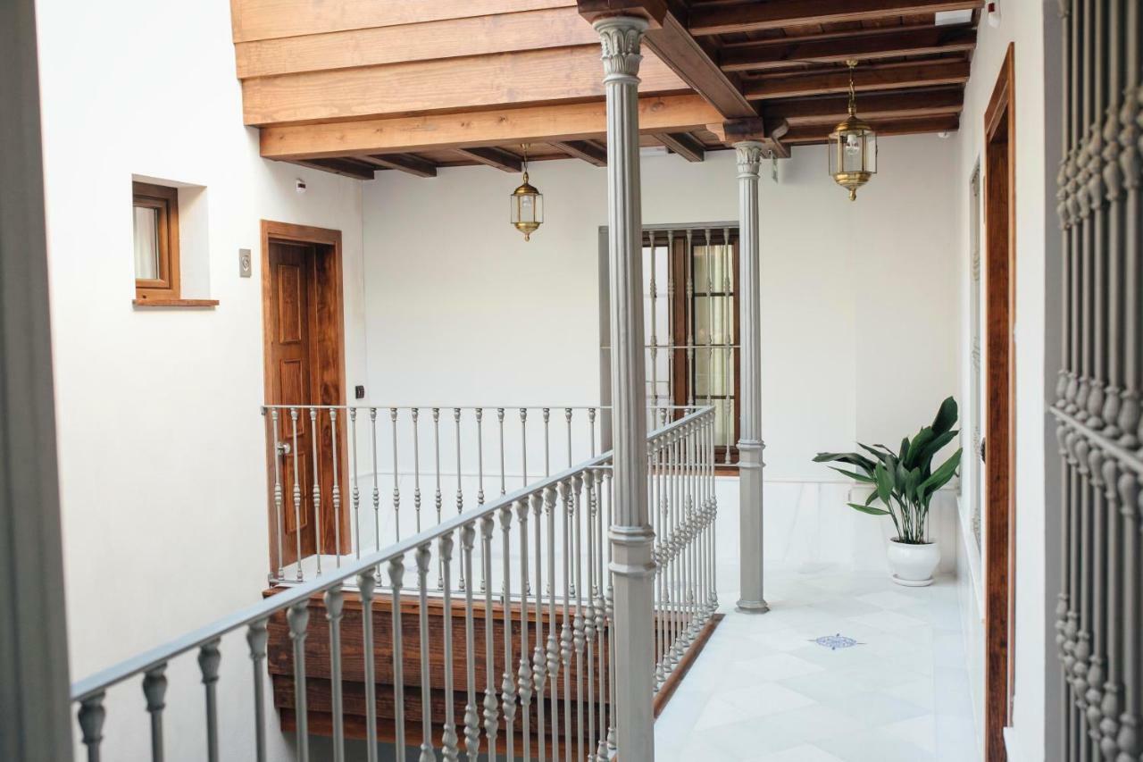 One&Lux Byron Suites Sevilla Bagian luar foto