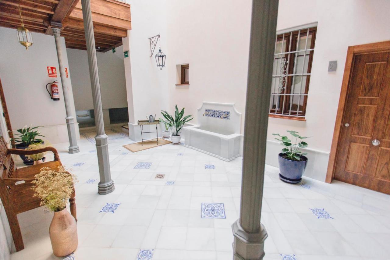 One&Lux Byron Suites Sevilla Bagian luar foto